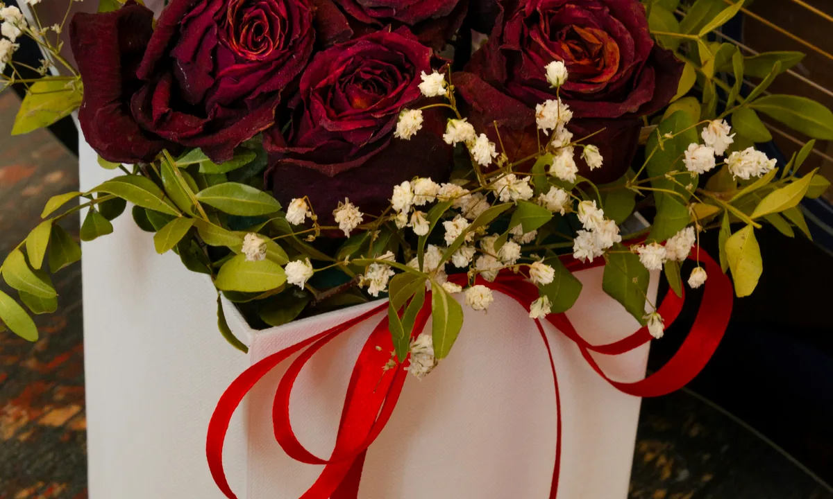 Arreglo floral y regalos para ocasiones especiales